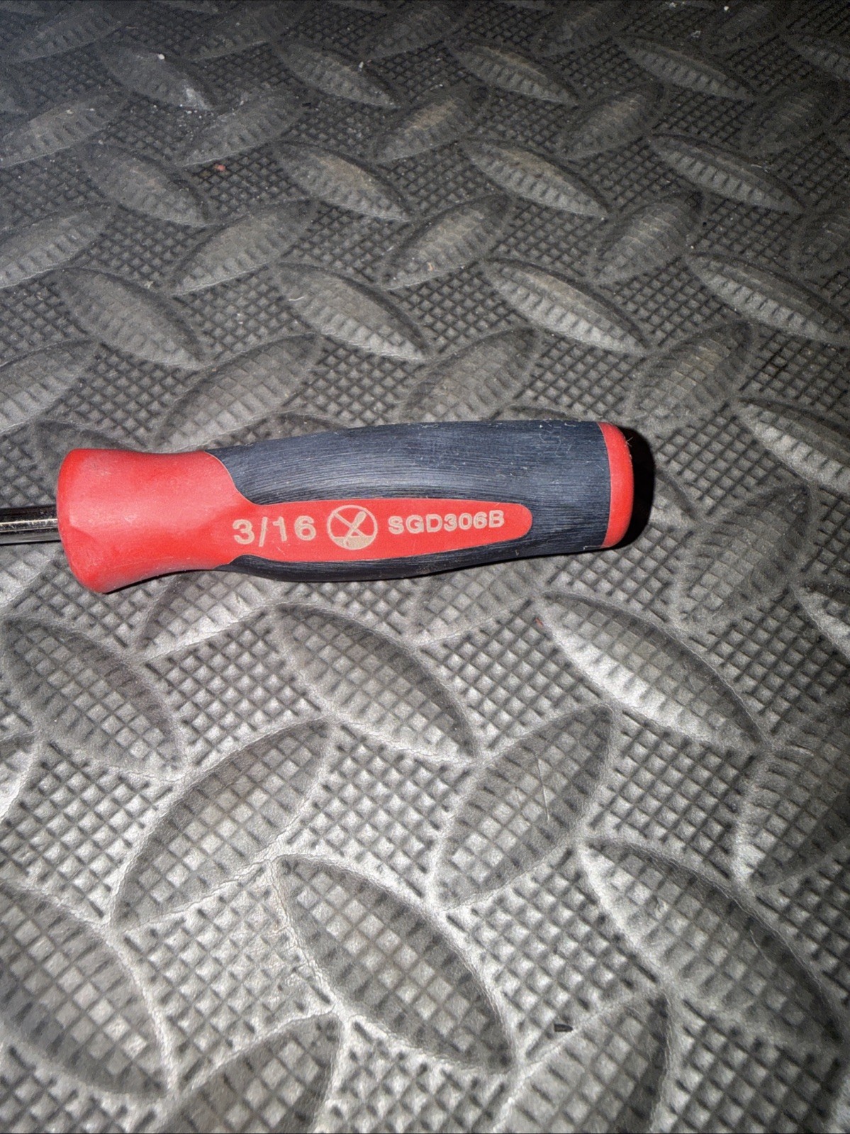 Snap-on Tools, SGD306B, RED, 3/16″ Flat Head Soft Grip Mini-Tip Screwdriver