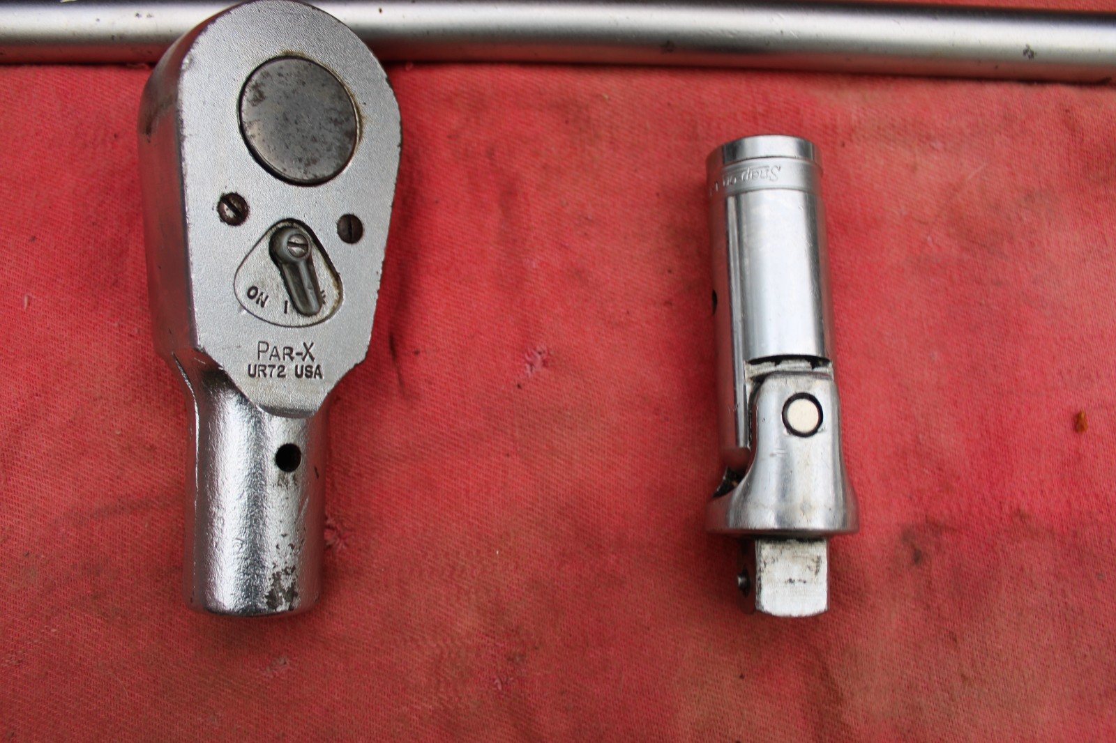Snap on ( par-x) 3 pieces ratchet w/20″ bar and l-112e breaker bar 3/4 drive