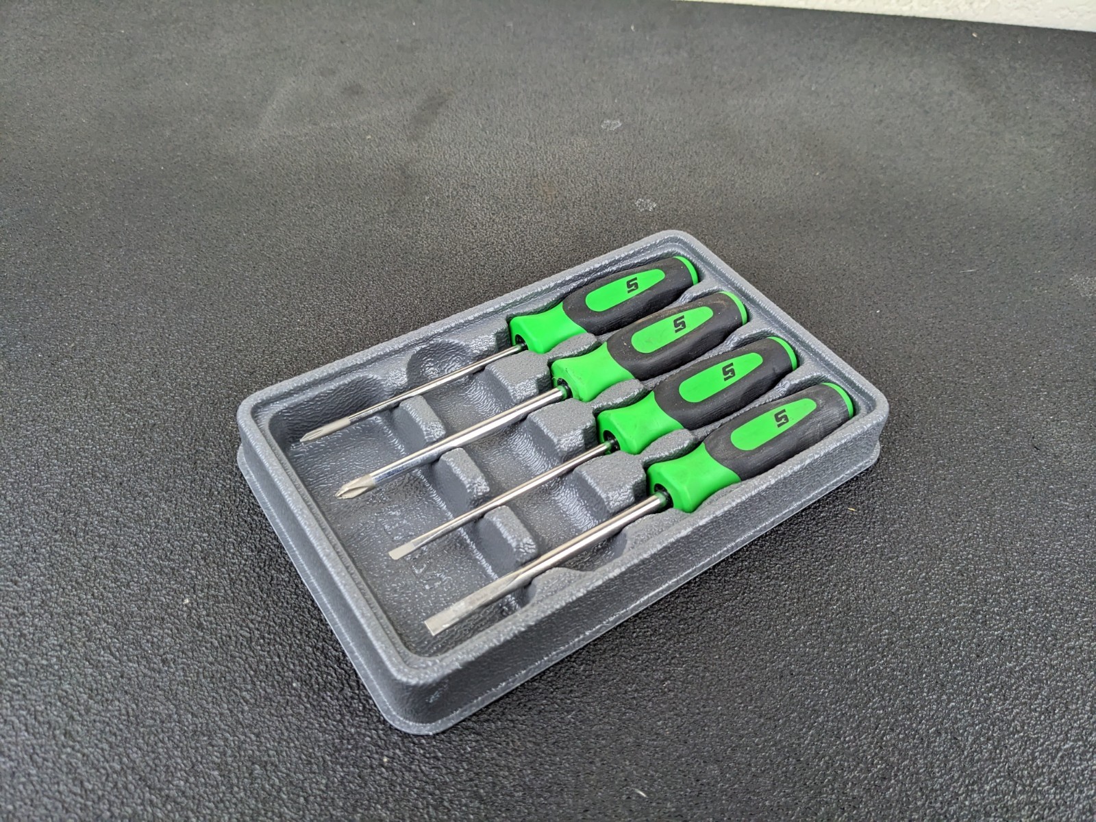 #bg499 Snap-on Tools USA 4pc GREEN Soft Grip Mini Screwdriver Set SGDX40BG