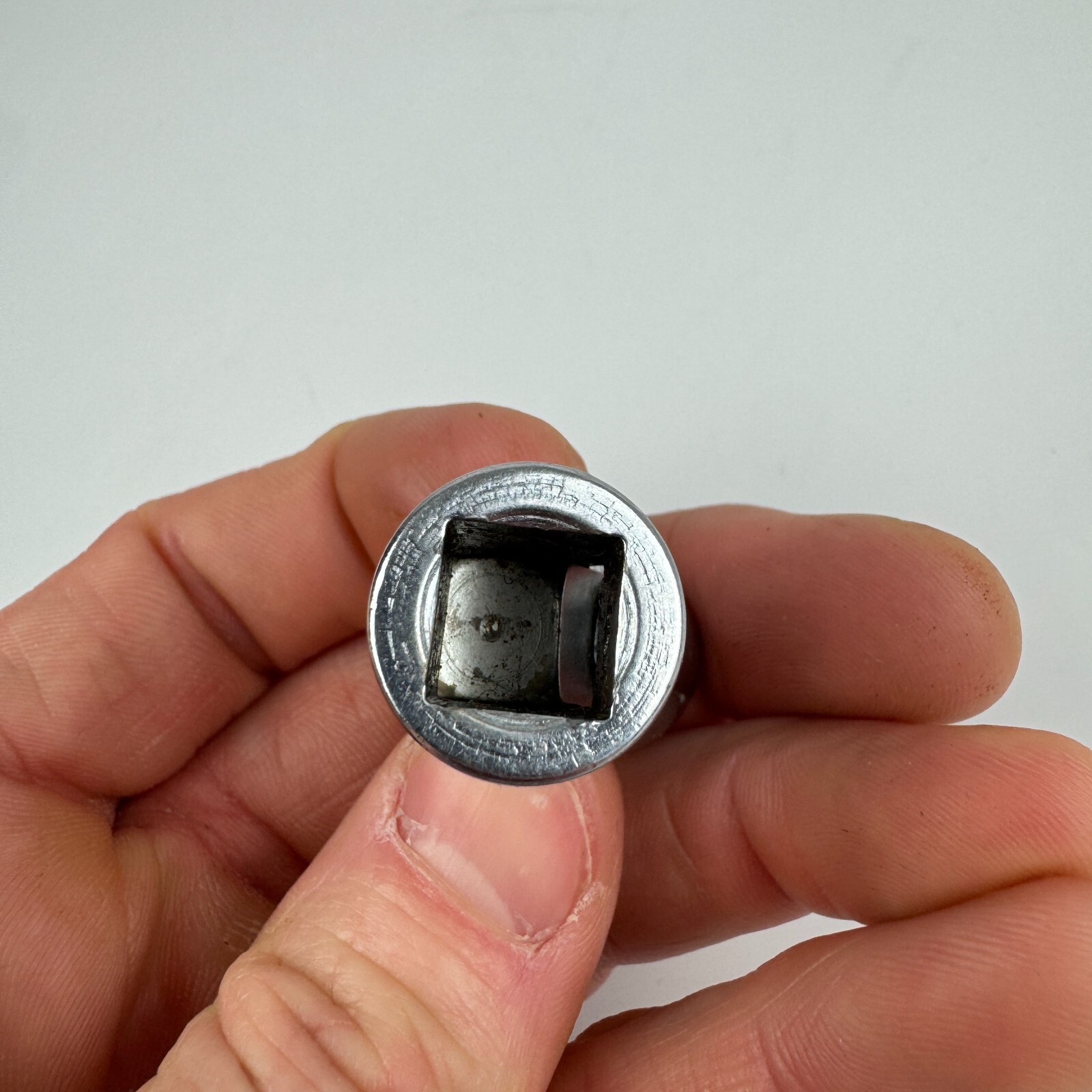 Snap On Tools FVU14 7/16″ SAE Shallow Universal Socket 3/8″ Drive 12 Point USA