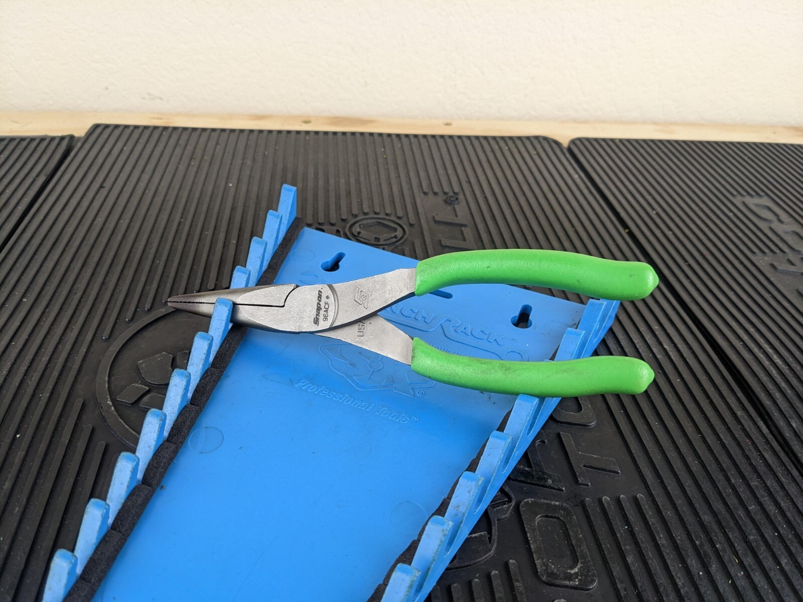 #aw196 Snap On 96ACF – 8″ Talon Grip™ GREEN NEEDLE Nose Pliers