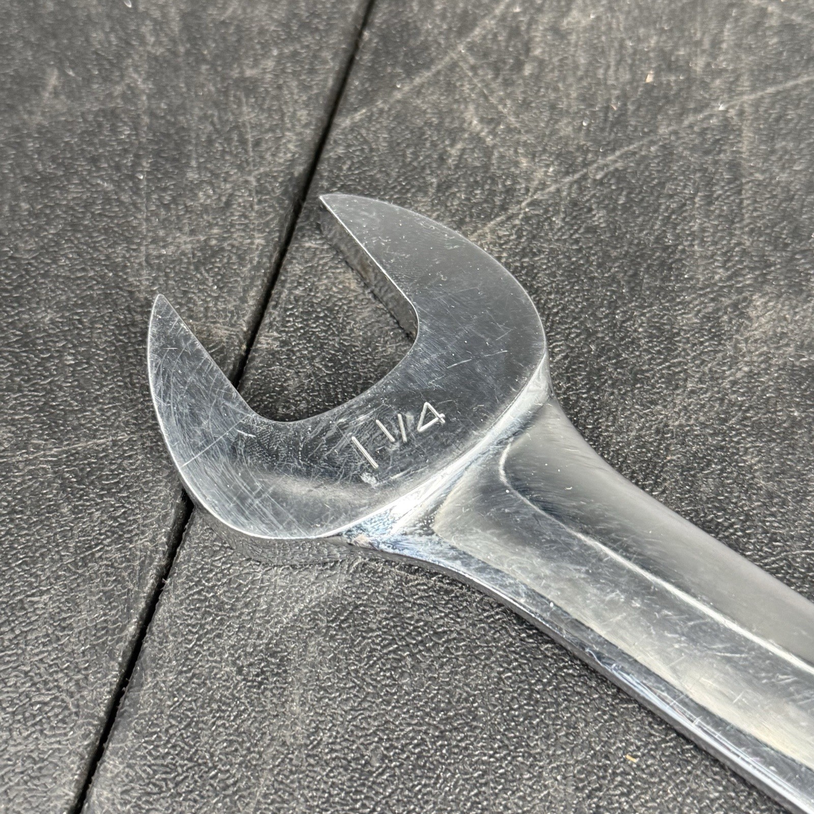 Snap On Tools VO4042 1-1/4″ x 1-5/16″ SAE Open End Wrench Chrome USA