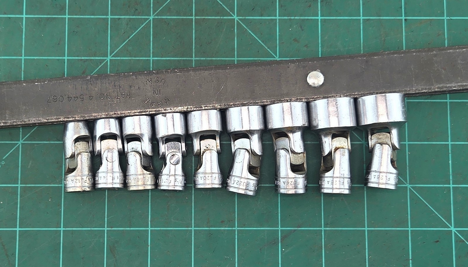 Snap On FU 3/8 Drive 9 Pc Universal Swivel 12Pt Shallow Socket Set 3/8″ – 7/8″