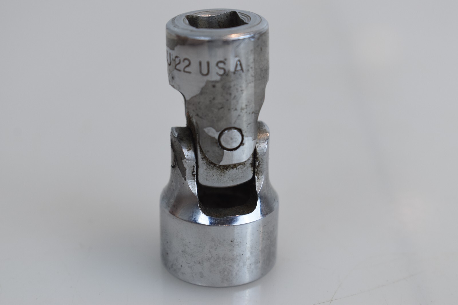 Snap On Tools FVU22 11/16″ SAE Shallow Universal Socket 3/8″ Drive 12 Point USA