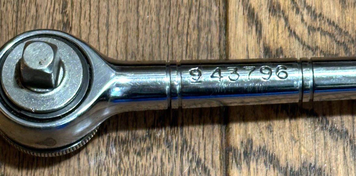 Craftsman Tools 3/8″ Ratchet Socket Wrench Tri Wing Thumb Wheel 8″ Long Round