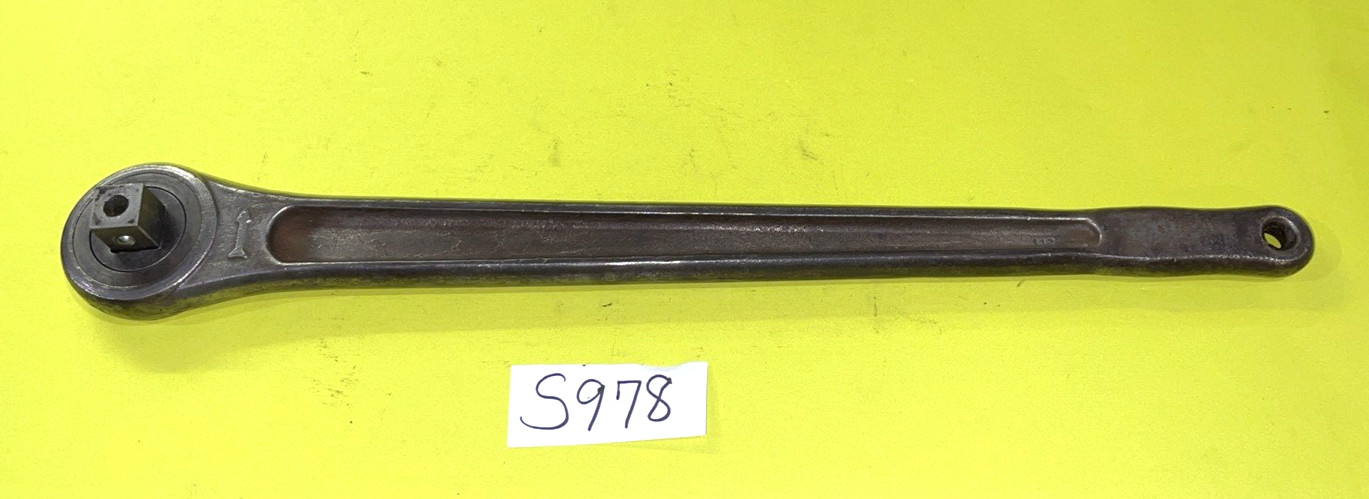 CORNWELL TOOLS VINTAGE 3/4 DRIVE RATCHET 20 INCH HAS ON OFF PUSH TYPE NUB