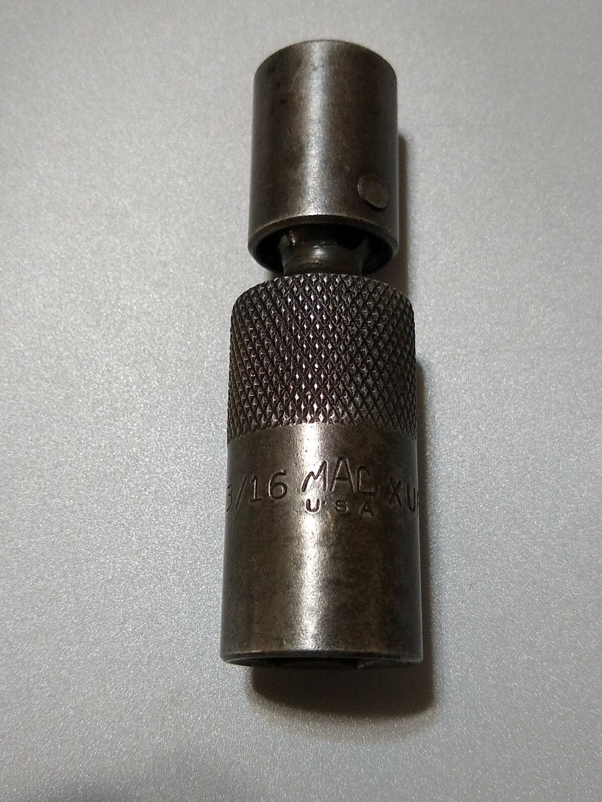 MAC TOOLS XUP266DP, 3/8Dr. 13/16″ Spark Plug Impact Swivel Socket.