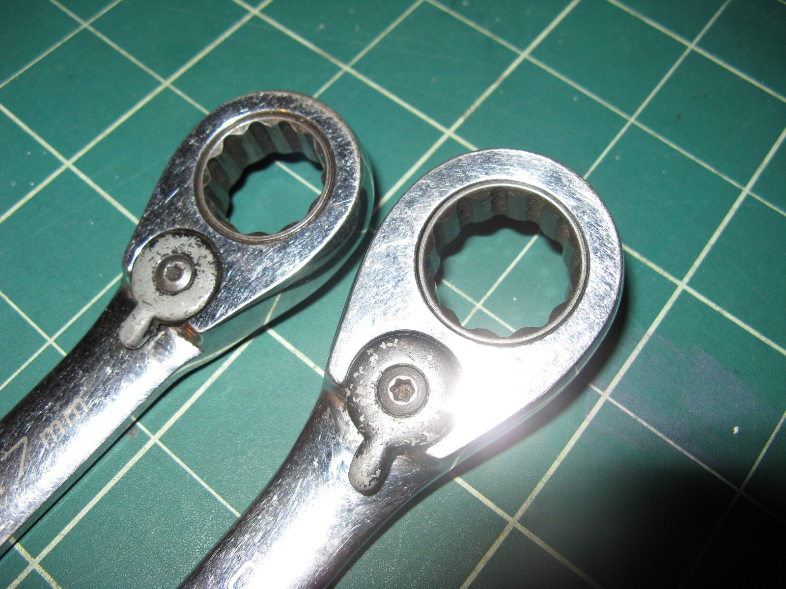 BLUE POINT METRIC 15 deg Offset Ratcheting Combo Wrenches 17mm 19mm *USED*