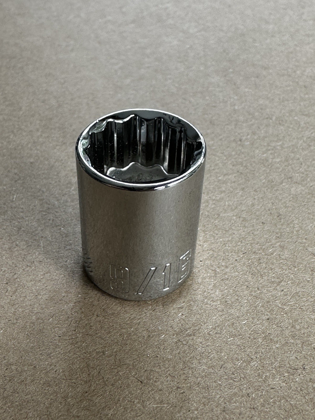 Craftsman 9/16 in. X 3/8 in. drive SAE 12 Point Socket. CMMT 44334. 0466