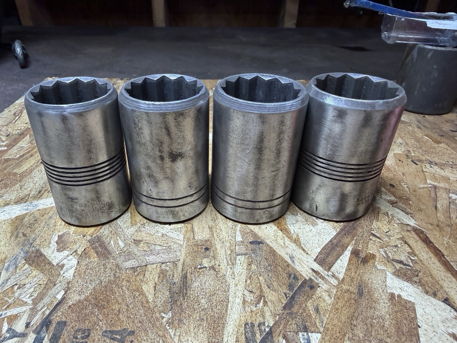 Four Vintage Plomb 3/4 Drive Sockets And A 6 Inch 3/4 Vintage Extension Bar