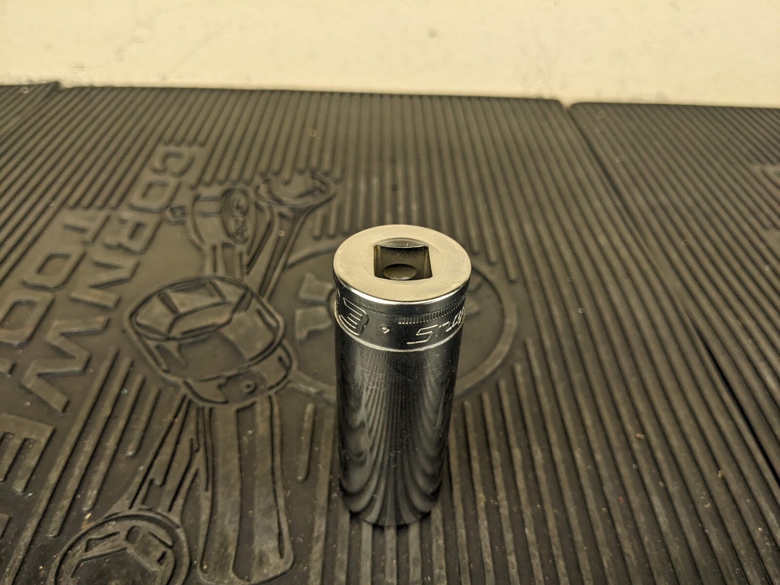 #av358 Snap-on USA NEW 1/2″ Drive 23mm Metric 6pt Chrome Deep FDX Socket YTSM23