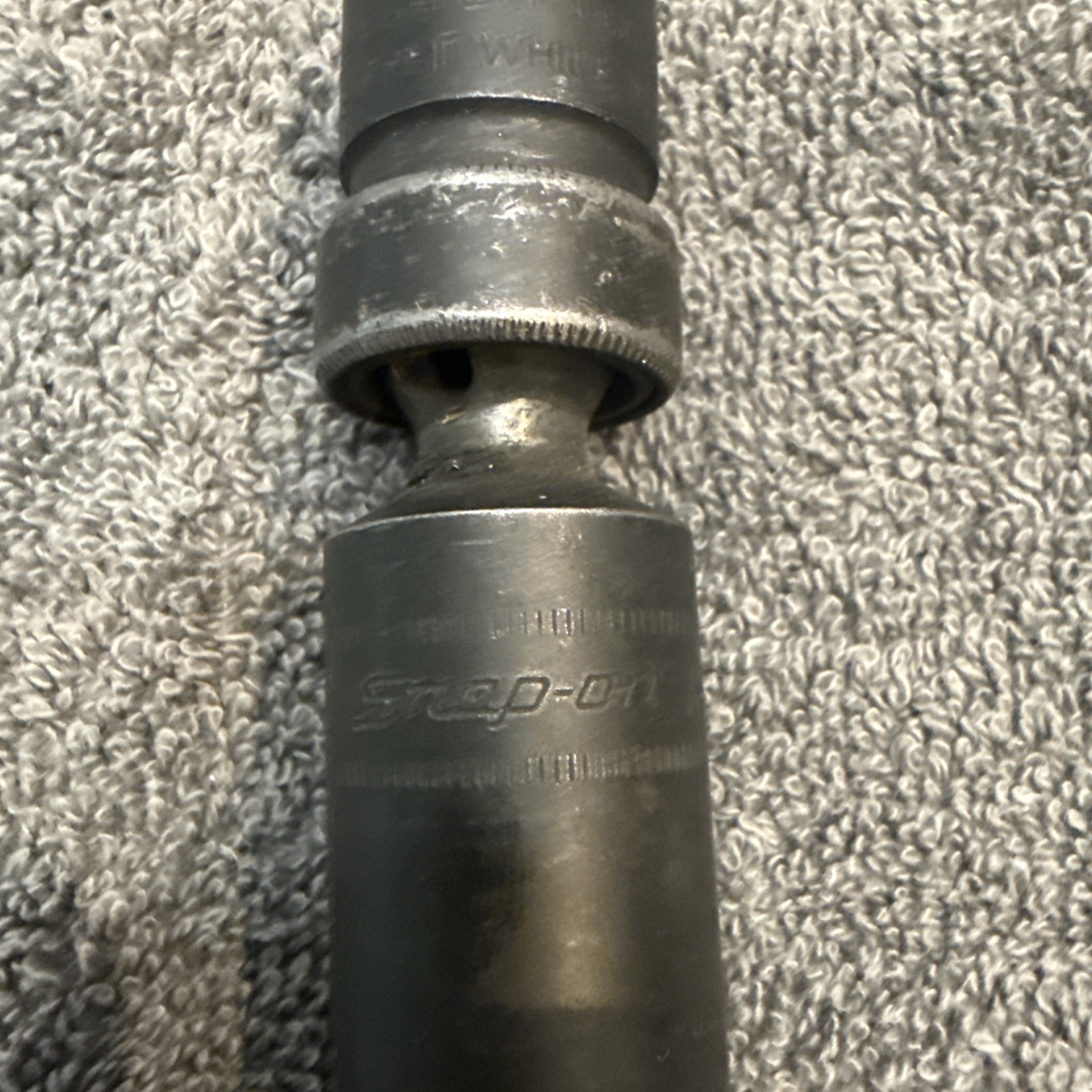Snap-on Tools USA 18mm IPLFM18B 1/2″ Drive 6 Pt Point Swivel Impact Socket