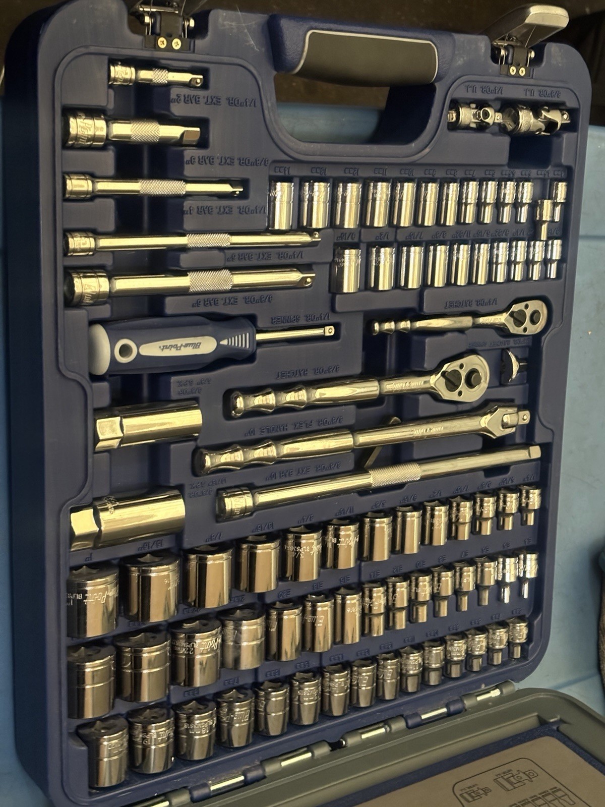 Blue-Point BLPGSSC100B 100pc 1/4″ + 3/8″ Drive General Service Socket Set SAE/MM