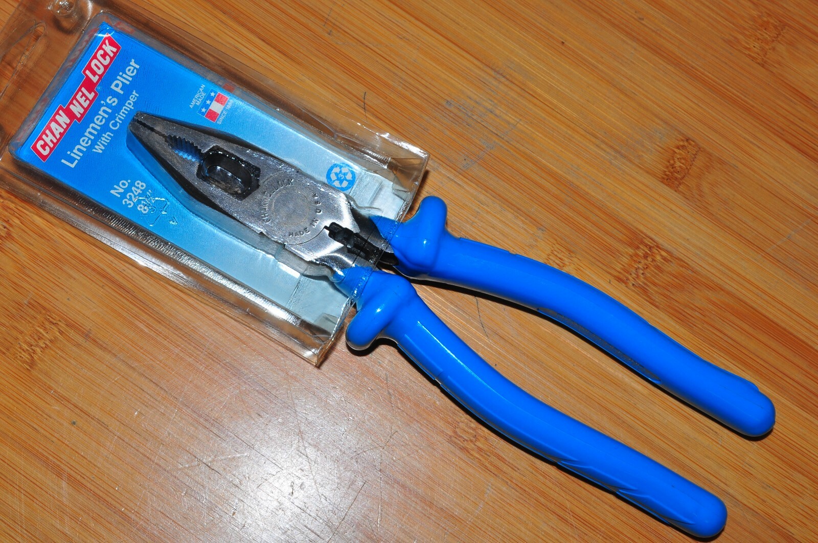 CHANNELLOCK 3248 LINEMAN’S PLIERS w/ Crimper Posi-Grip 1000V ins 8-1/2″ 216mm