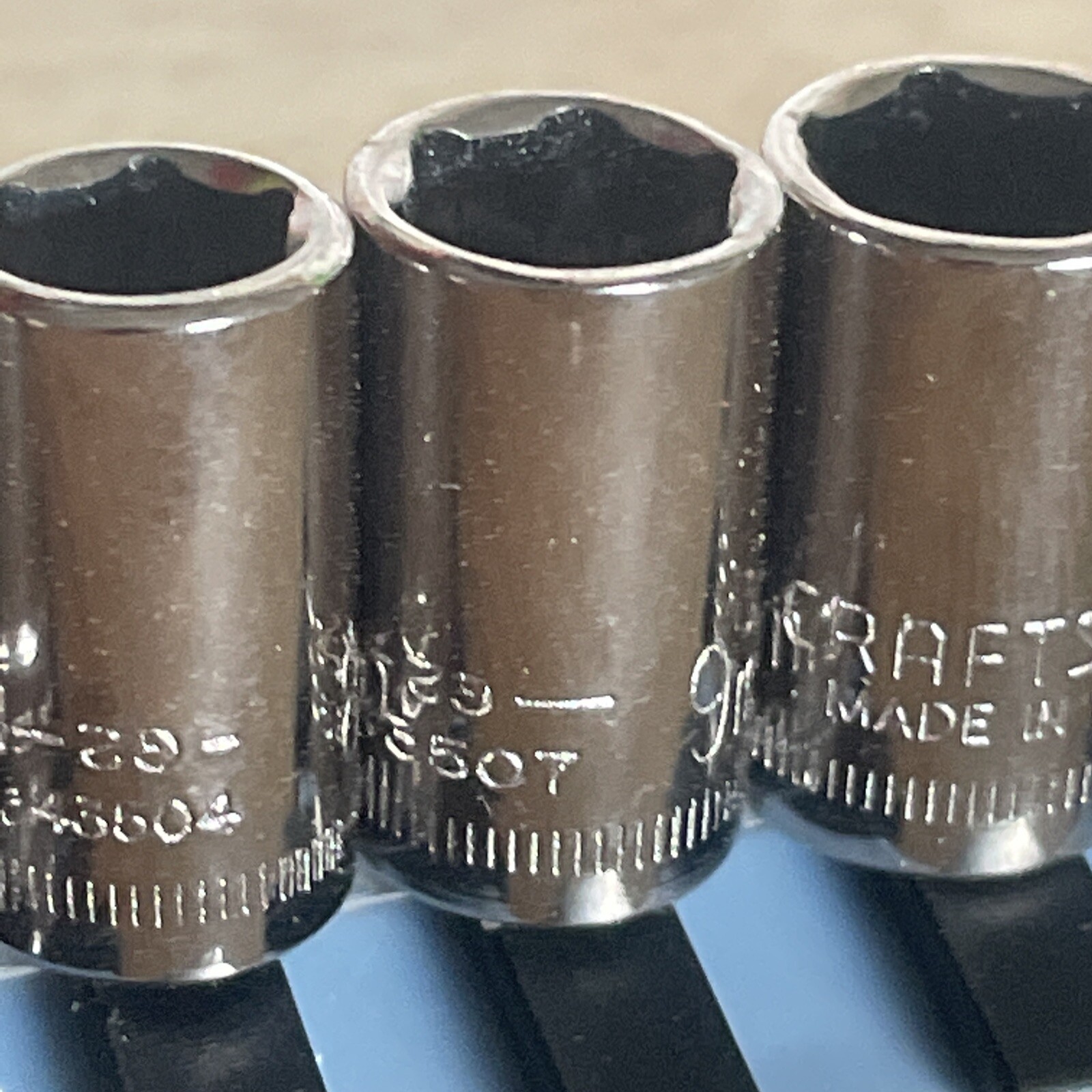 Craftsman USA 1/4″ Dr. 6 Pt Shallow 12 Pc Metric Socket Set 4-14mm Inverted G2