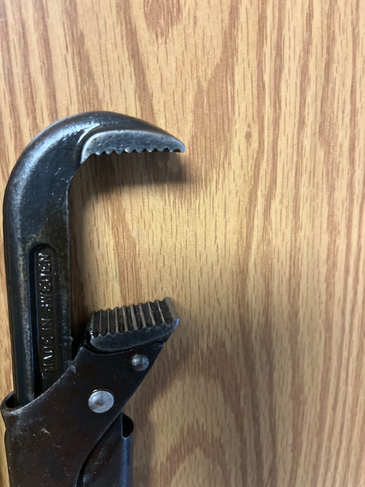 SNAP ON PWZ – 12.5″ LONG WITH RED AND BLACK HANDLE ADJUSTABLE PLIERS -LOC#185