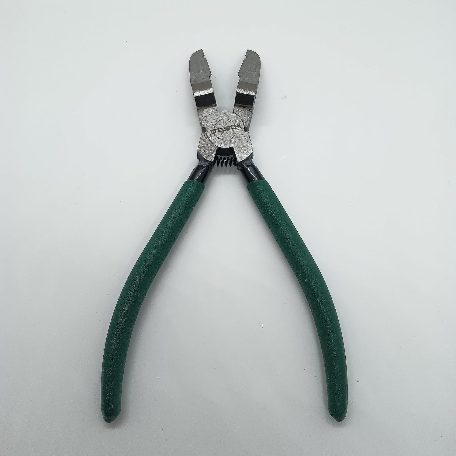 Multifunctional Carbon Steel Pliers for Car Fastener Removal – Ergonomic Design
