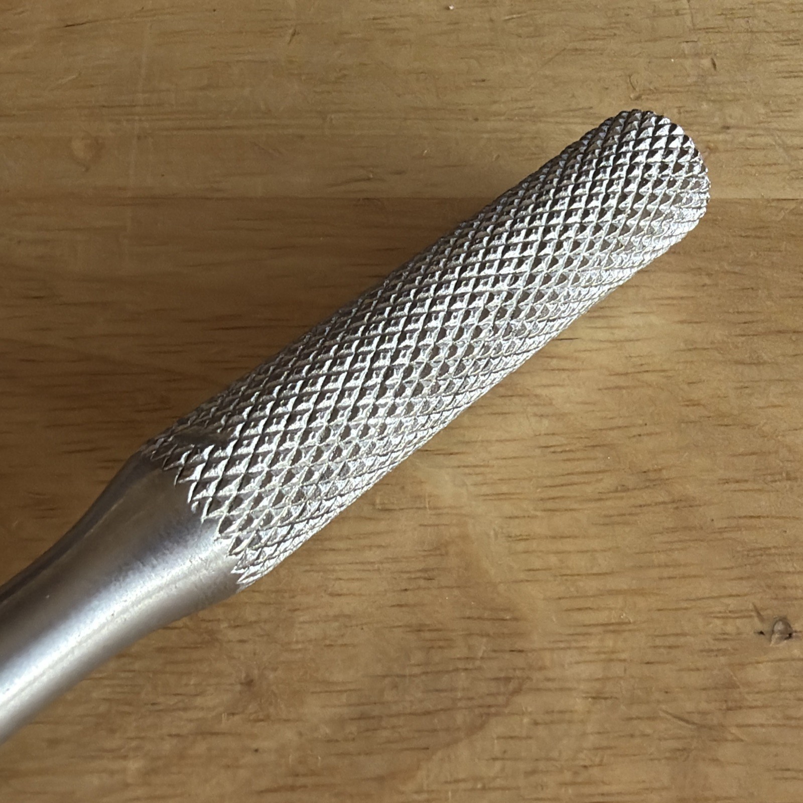 Action Tools 7-3/8″ Long Ratchet 3/8″ Drive Knurled Handl Round Head 77JA Vtg US