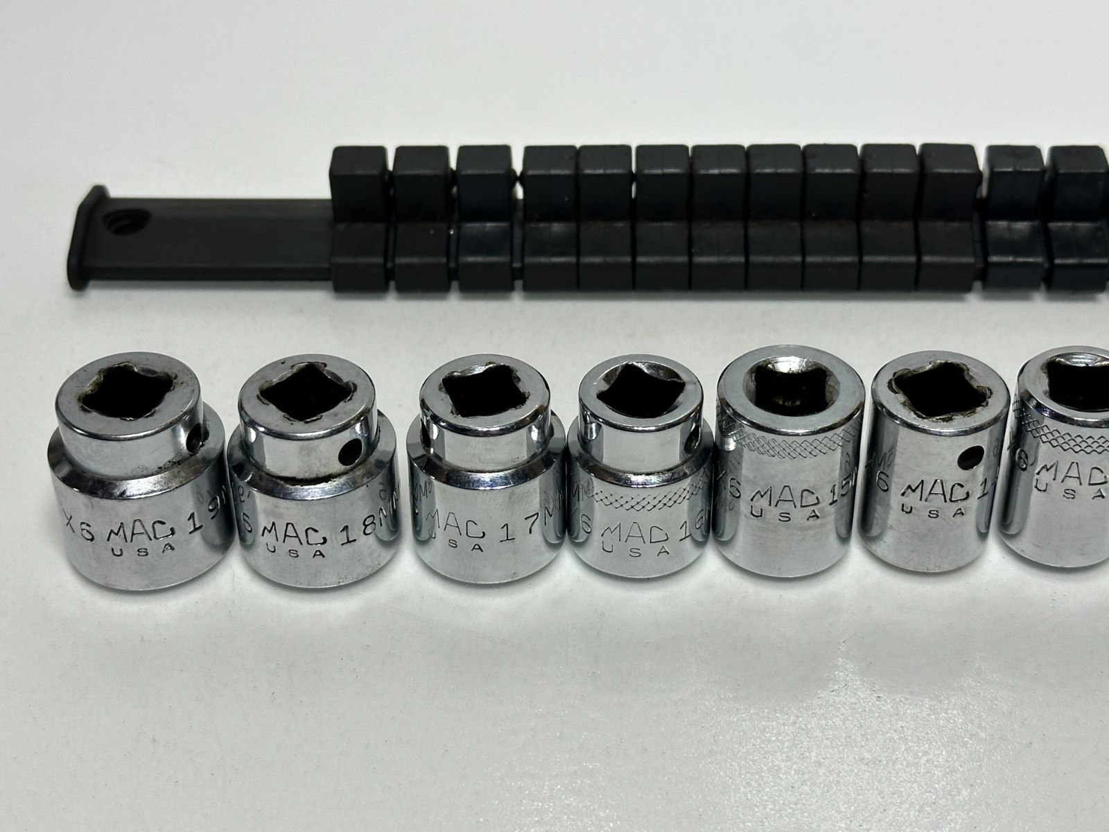 MAC Tools USA SXM146TR 3/8″ Drive 14pc Metric 6mm to 19mm Socket Set, 6 Point