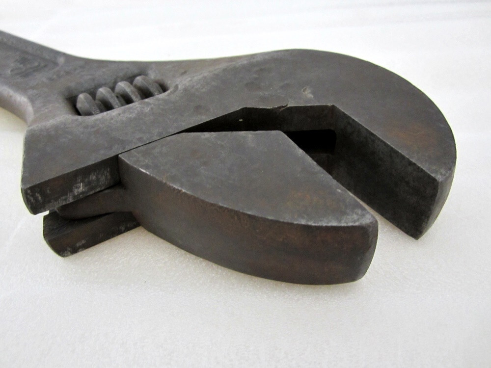 Vintage Crescent 18″ Adjustable Wrench Thick Jaws Black Oxide Made in USA
