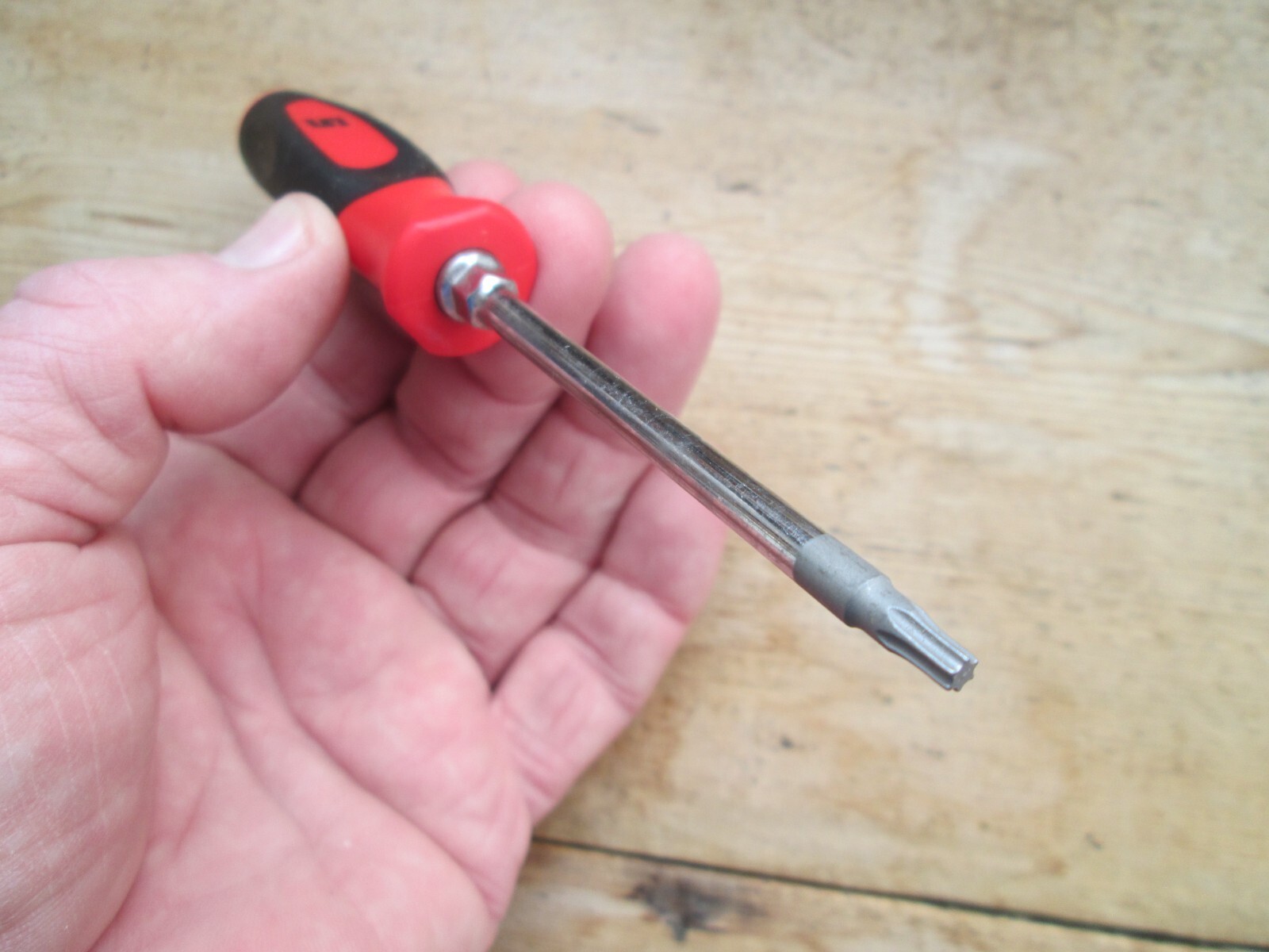snap on red mini tip torx T15 screwdriver classic red sgdt315b soft grip handle