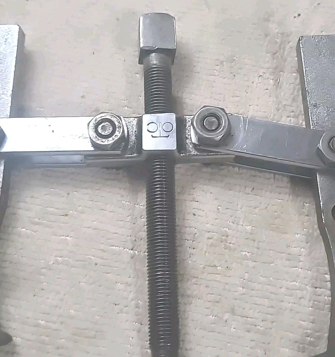 Owatonna (OTC) No. 1000 1/2-L Movable Arm 2 Jaw Gear Puller, USA MADE Tool.