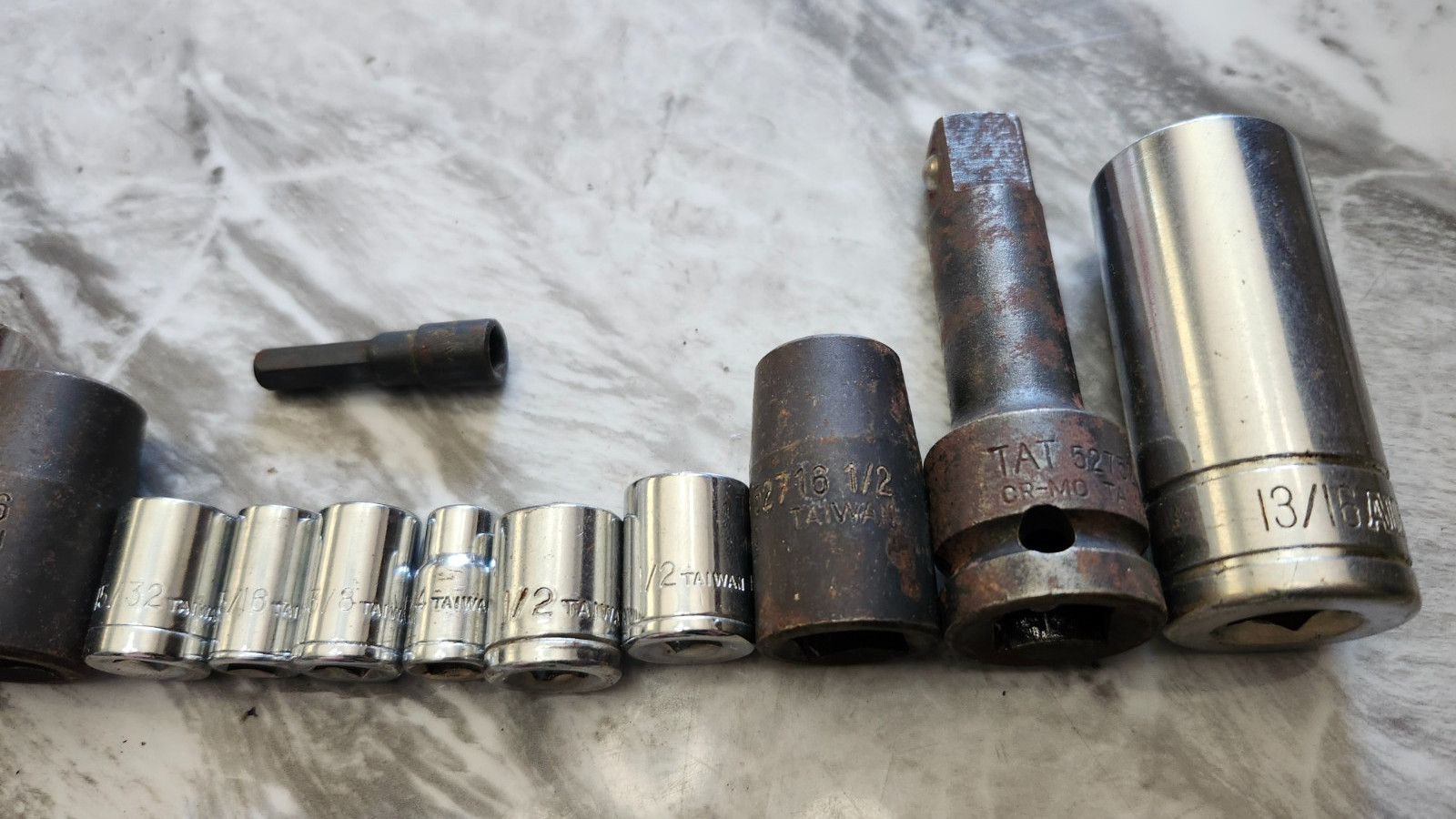 Lot (20 pcs.) Ratchet Socket Set SAE 3/4, 3/8, 15/32, 1/2, 13/16, 5/8, 9/16 USED