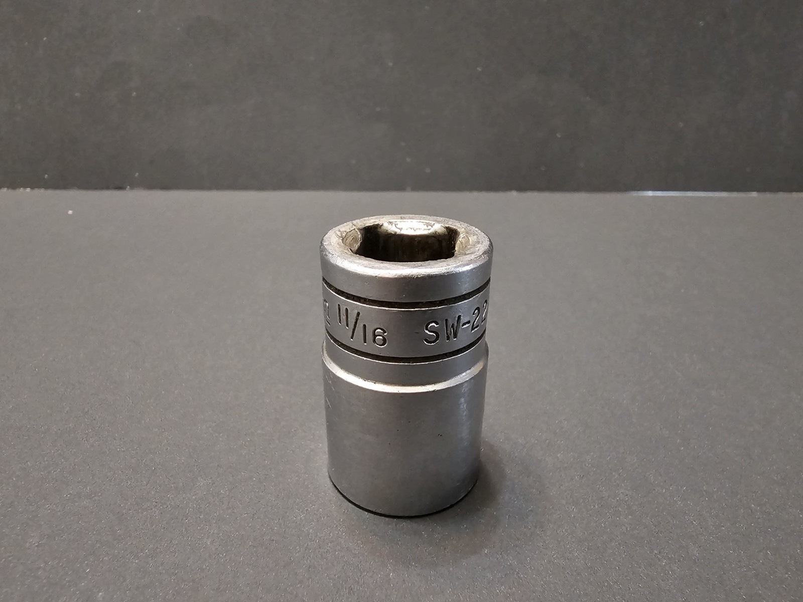 Snap-On SW221 11/16″ Shallow Standard Socket