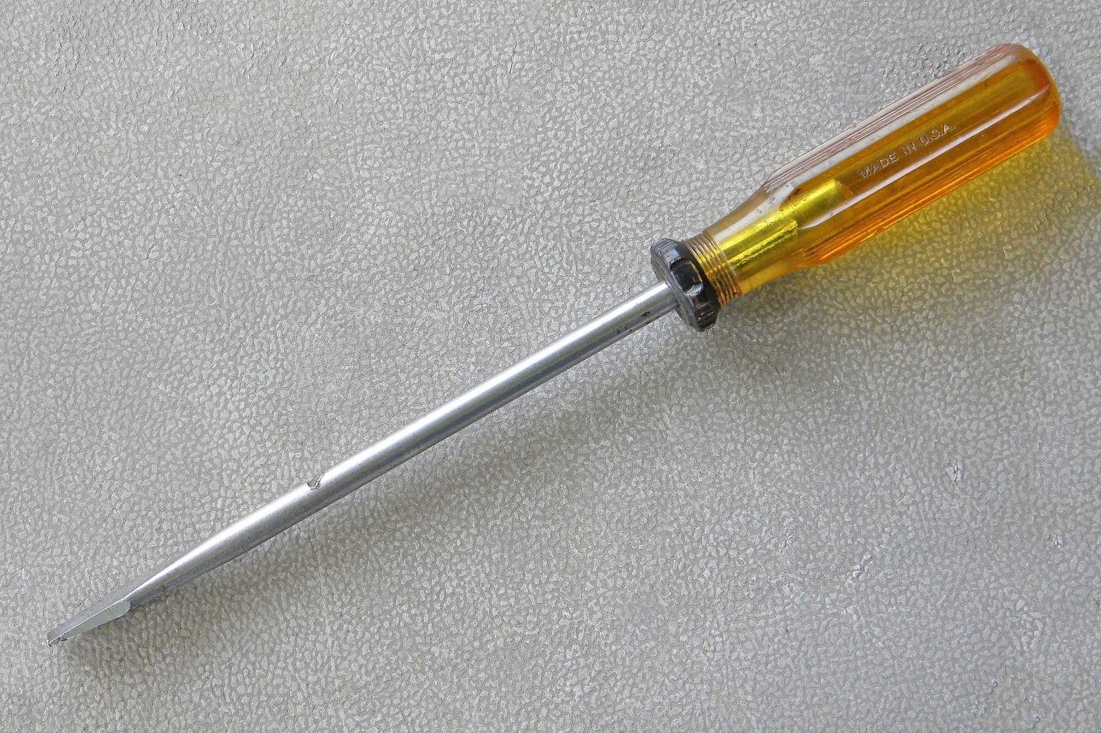 Vtg 12″ New Britain #D28 Flat Slotted 3/8″ Long Shaft Screwdriver, Yellow Handle