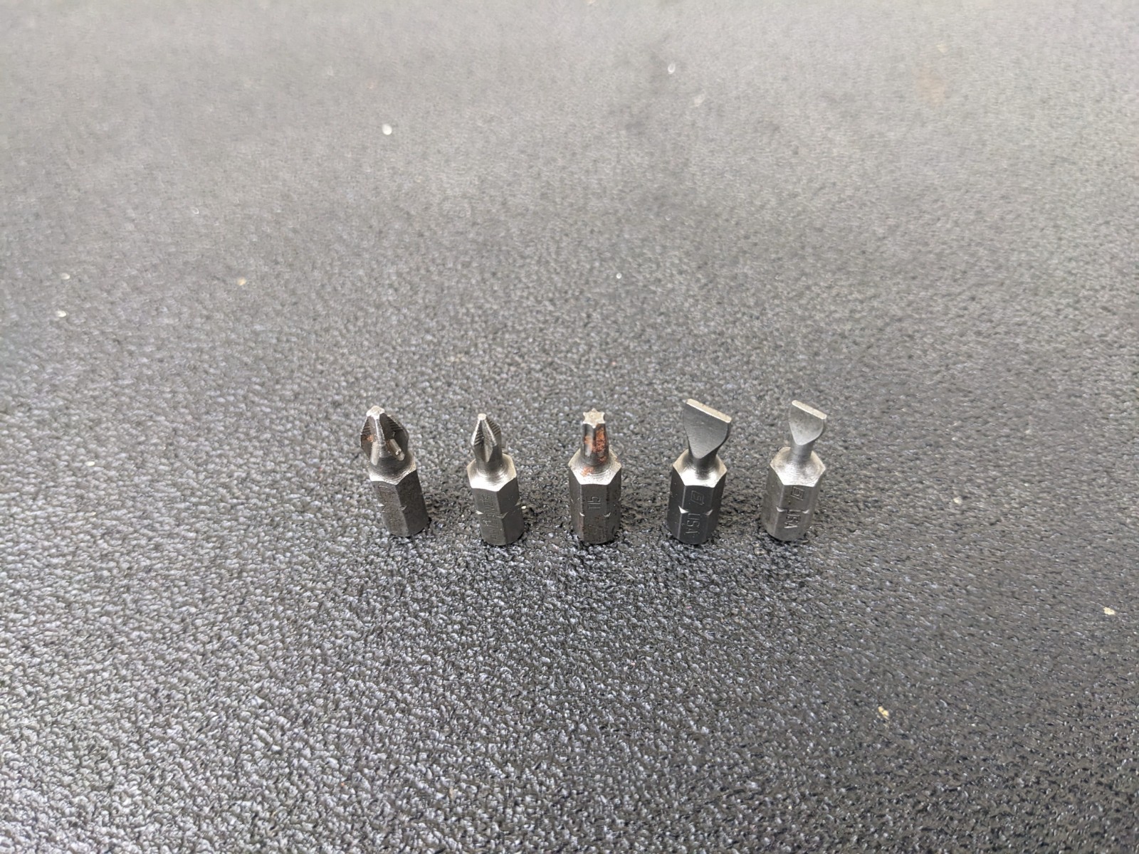 #bn438 Snap On Tools USA TM936SET 1/4″ Hex Chrome Magnetic Bit Ratchet w/ Bits