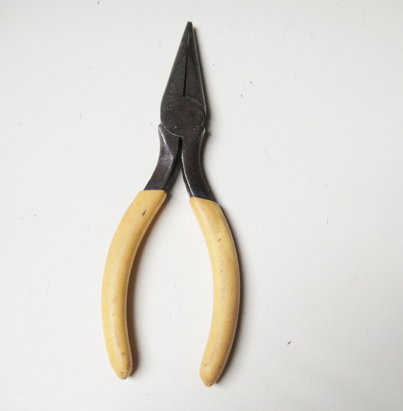 VINTAGE M. KLEIN & SONS #301-5 NEEDLE NOSE PLIER 5.5″