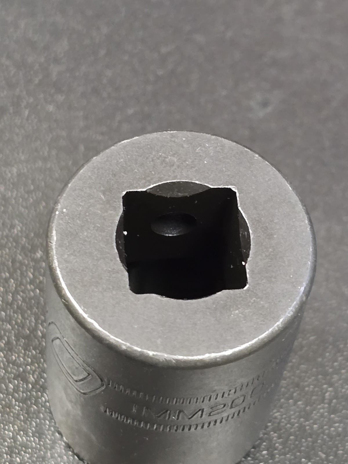 Snap-on ™ Tools USA NEW 1/2″ Drive 20mm Metric 6pt Shallow Impact Socket IMM200