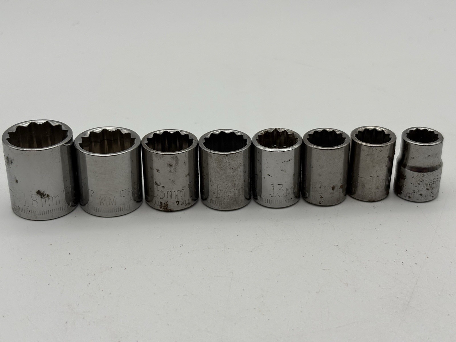 Craftsman G Series SAE & Metric 3/8″ Drive Sockets, 12 Point, 10-18MM, 3/8-13/16
