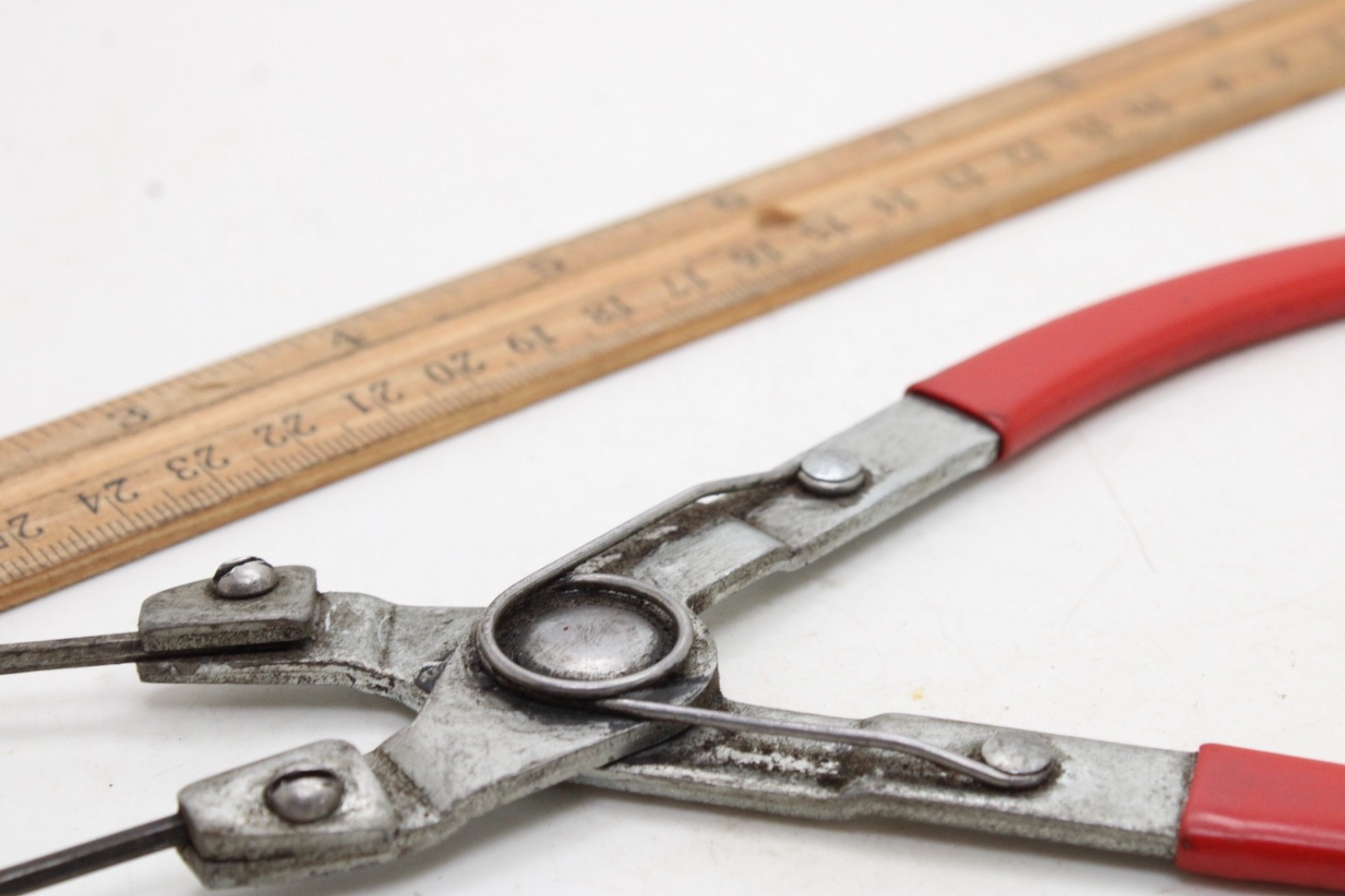 Unbranded 7″ Spring Loaded Red Rubber Handle External Snap Ring Pliers USA