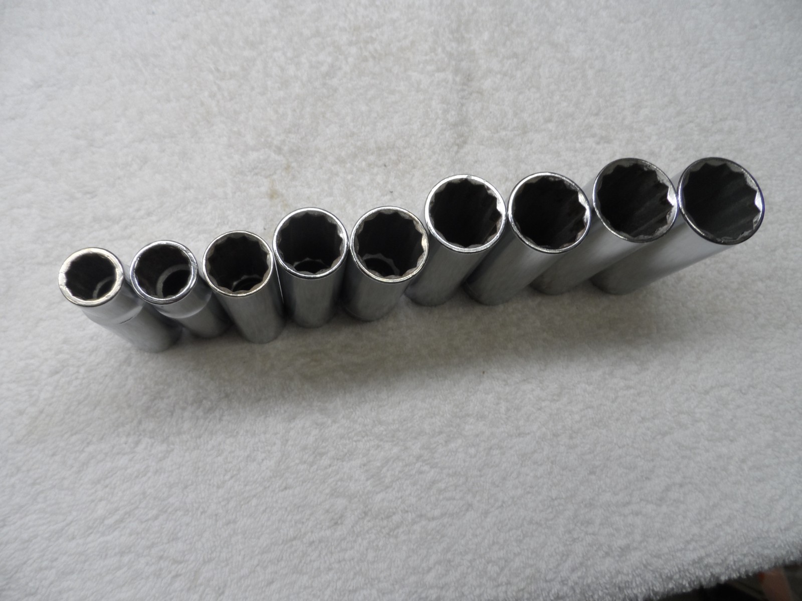 Craftsman 1/2″ Drive SAE Deep Socket Set, USA, 12pt – 9 pcs (1/2″ to 1″) -V- -G-