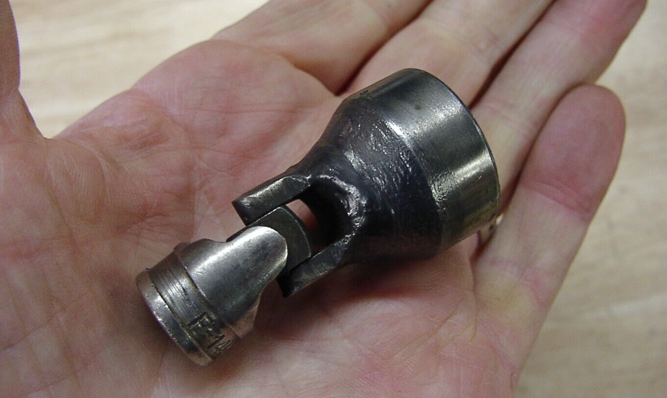 Vntg Armstrong Armalloy F-140 Universal Wobbler Socket,3/8″ Dr. X 1-1/16″,VGC