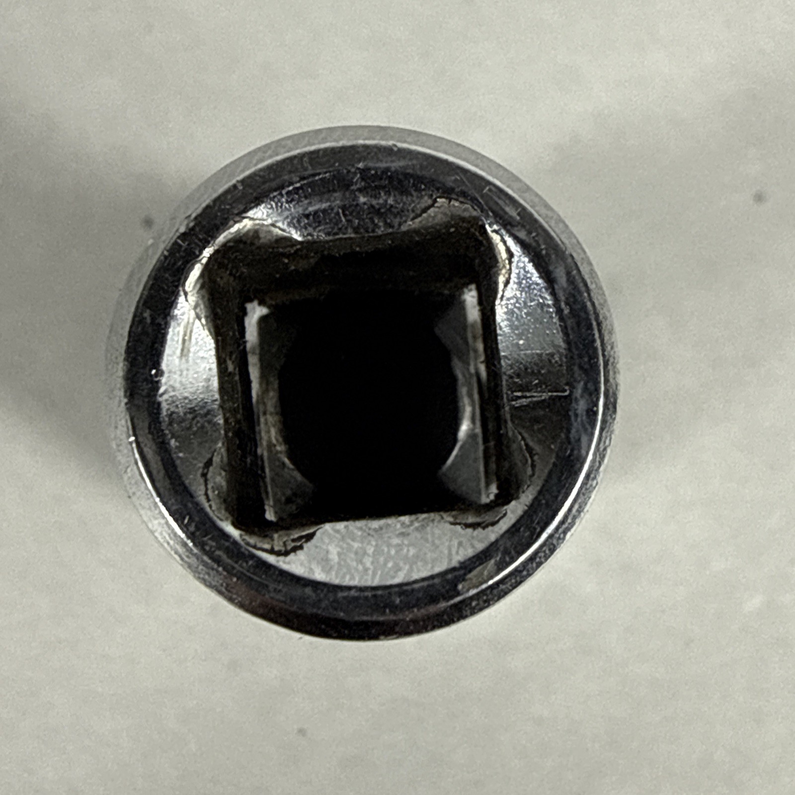 MAC Tools XU186R – 9/16″ 6pt 3/8″ Drive Swivel Socket
