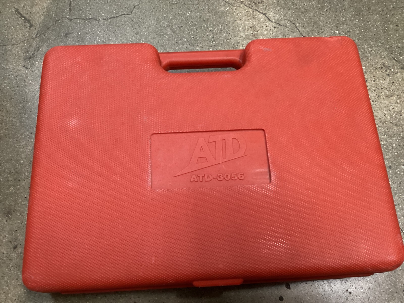 ATD-3056 5-ton Bar Type Puller/bearing Separator Set with Case Silver & Black