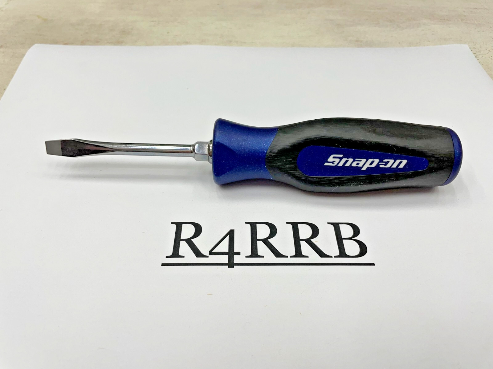 Snap-on Tools USA NEW POWER BLUE 7/32″ Soft Grip Flat Head Screwdriver SGD2BMB