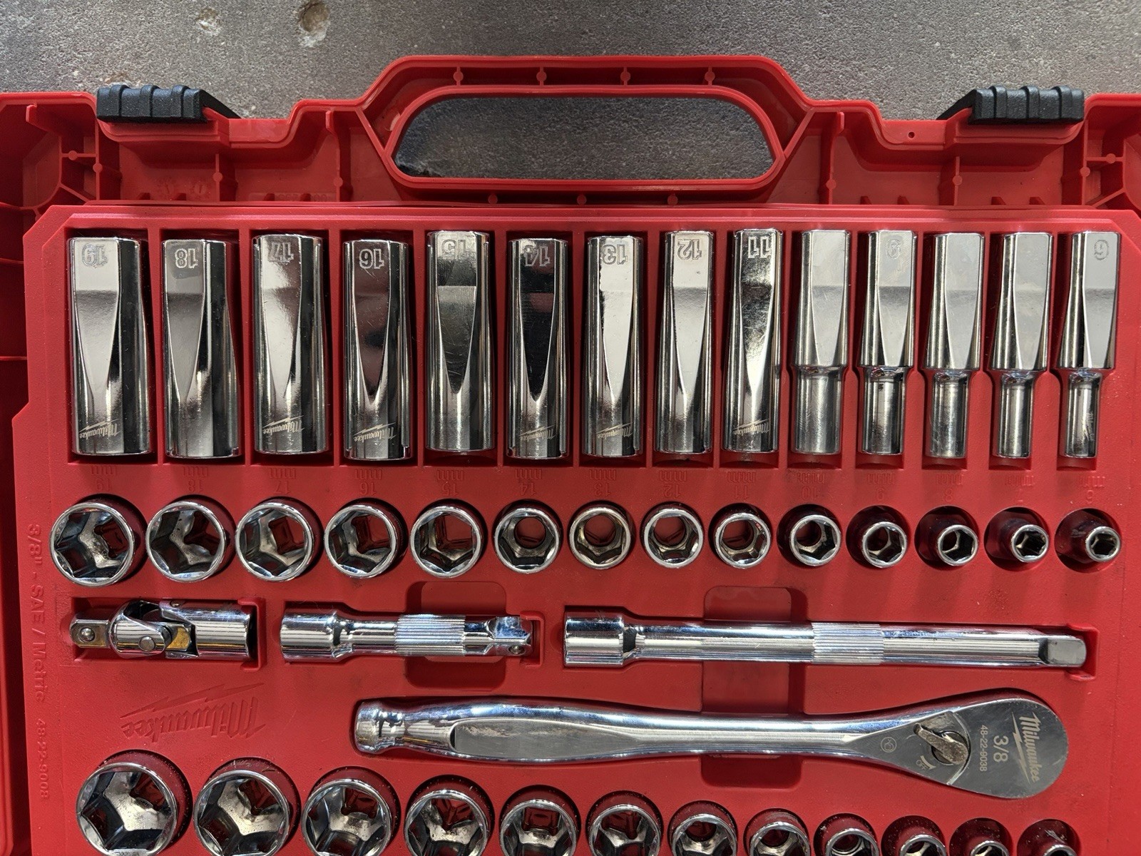 Milwaukee 48-22-9008 56-Pc. 3/8” Drive SAE/Metric Socket Set