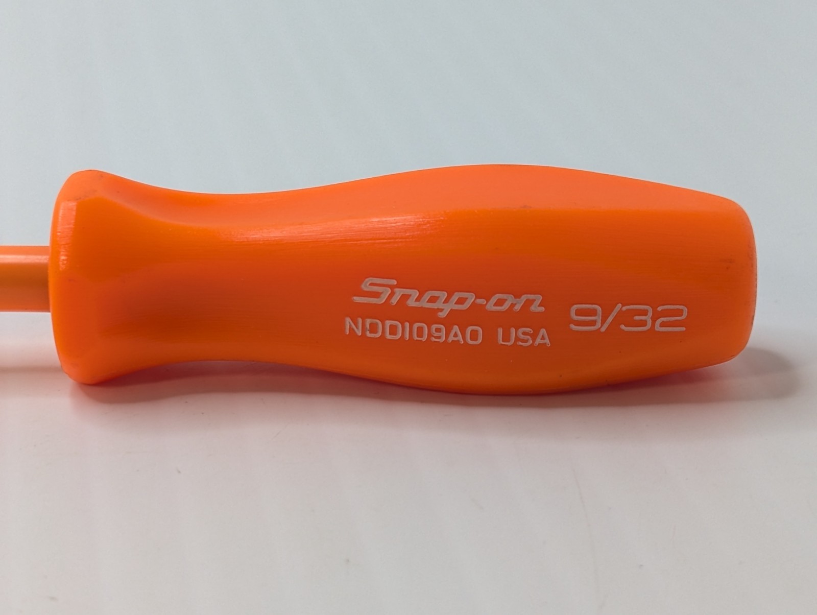 Snap on Tools NDD109AO 6-Point SAE 9/32″ Hard Handle Nut Driver (Orange) USA