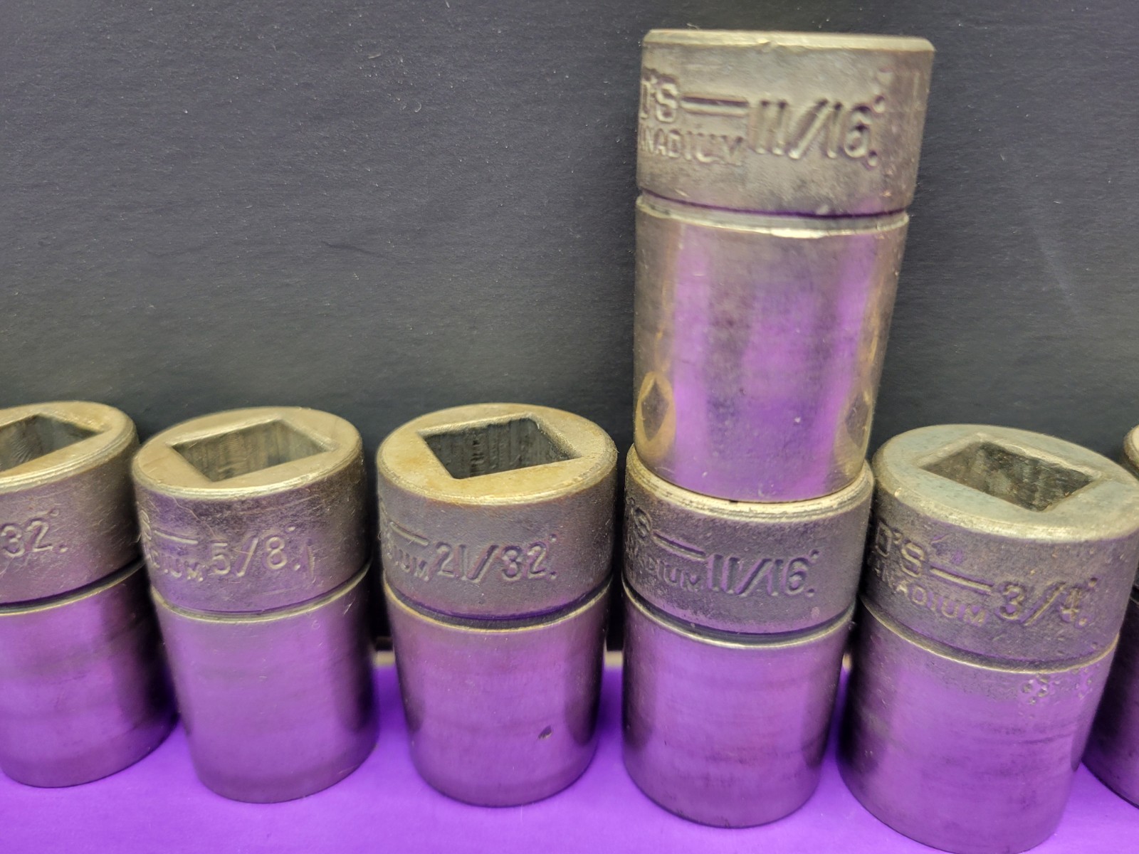 16 VINTAGE WARD’s 1/2 DRIVE SHALLOW SOCKET SET 12PT. 7/16″-7/8″ & 1″TO 1 1/4″