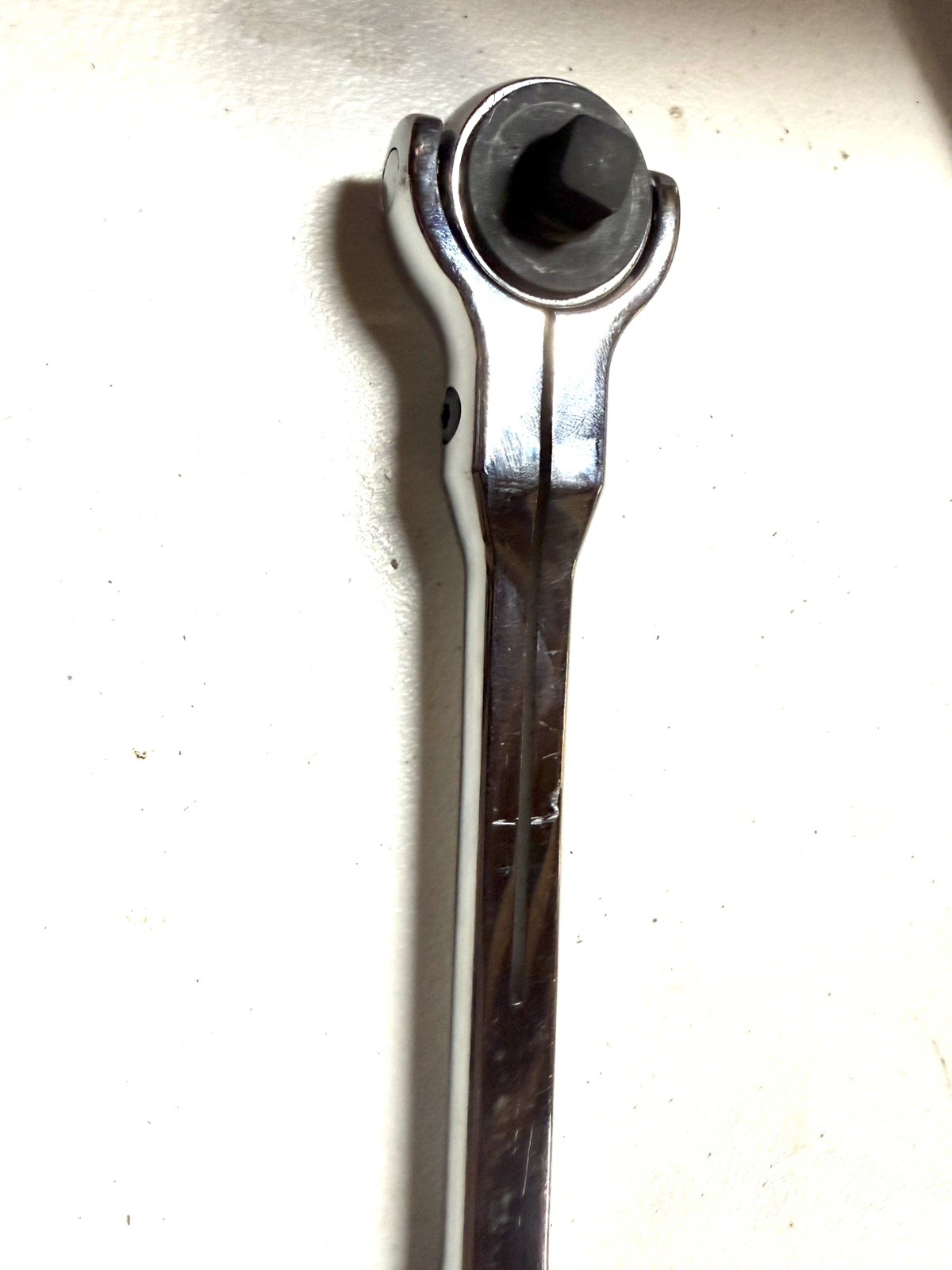 CRAFTSMAN CMMT99422 3/8″ Drive 72-Tooth 180 Degrees Rotating Ratchet Swivel Head
