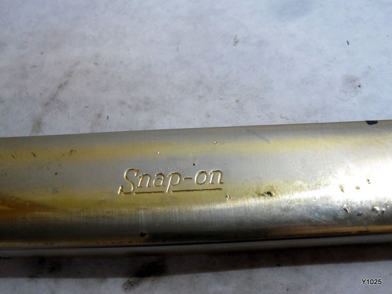 Snap-on Tools 0EX52 1-5/16″ Chrome Finish 12-Point Combination Wrench, 22″ Long