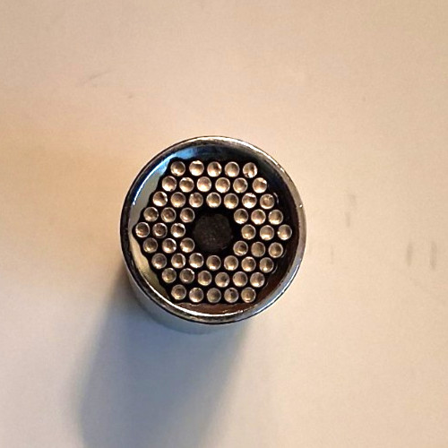 3/8″ Drive Universal Gator Grip Socket, Fits 1/4″ – 3/4″ SAE and & 7-19 Metric