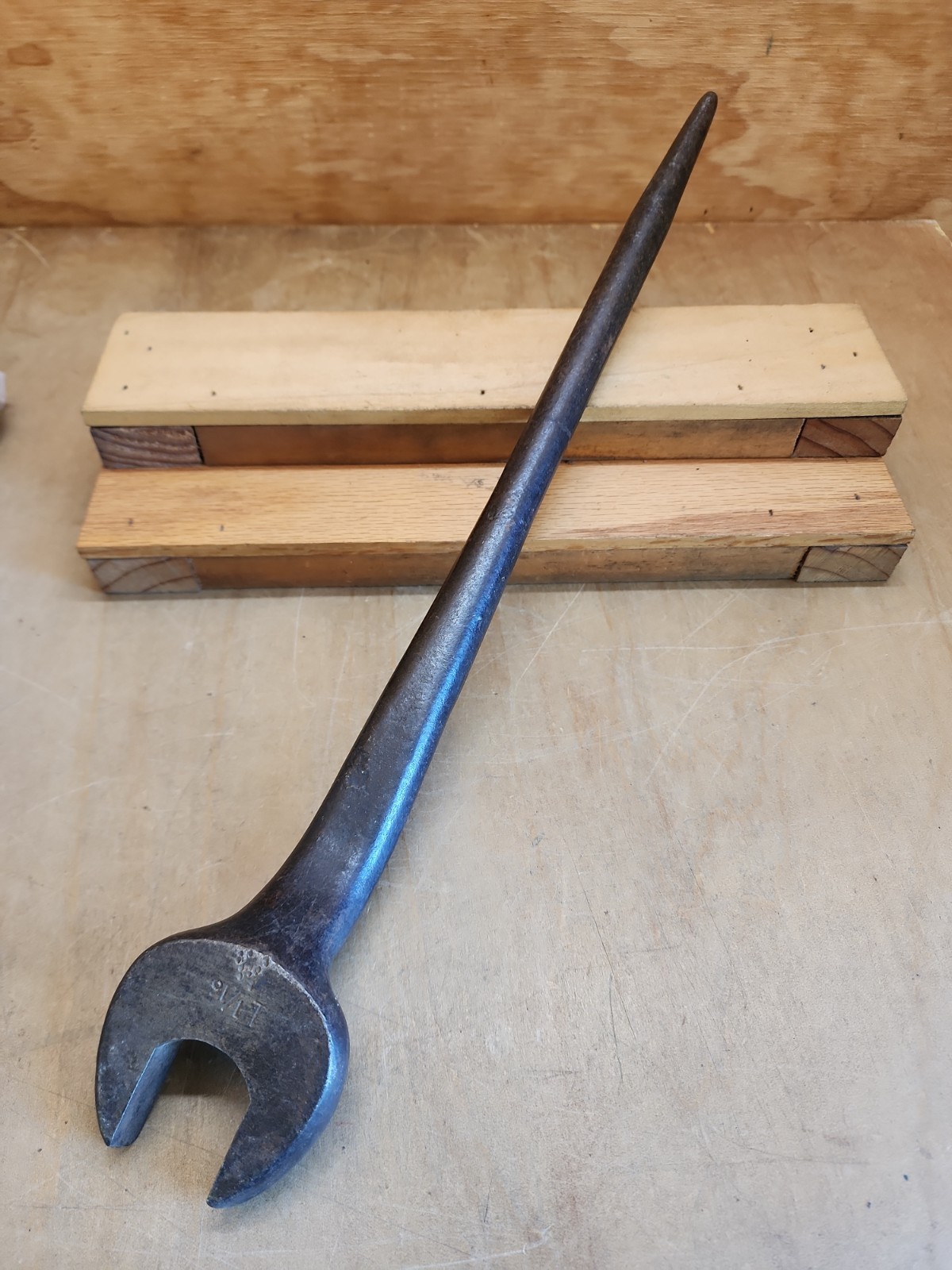 Vintage Fairmount 1-1/16″ Wrench Open End Spud Tip Offset #907 USA