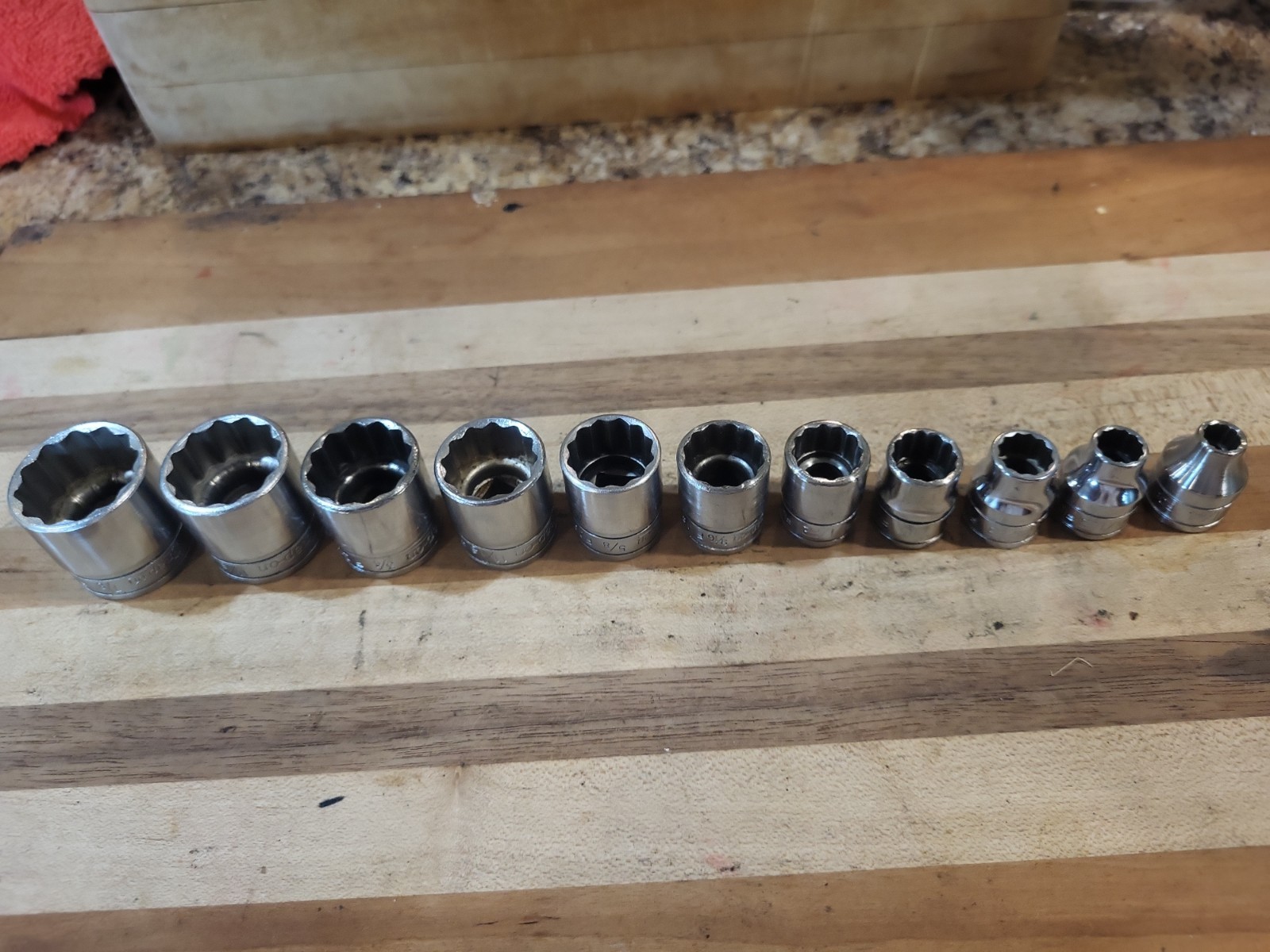 Snap On 211FY 11 Pc. 3/8″ Dr 12 Pt. SAE Shallow Socket Set 1/4″-7/8″ F081-F281