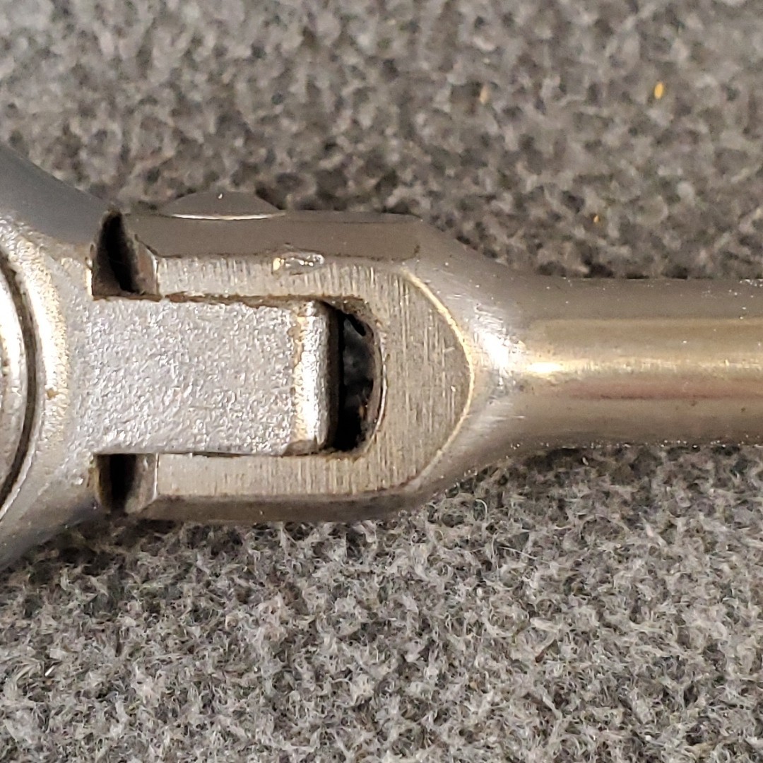 Champion CT-405 Plug-Master 3/8 Drive Flex Head Ratchet