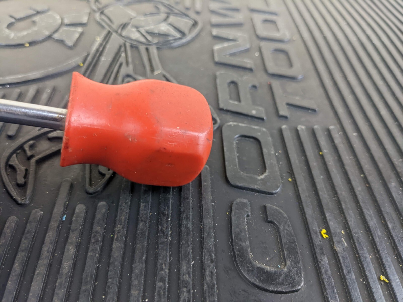 #av310 MAC Tools USA Model P212XA #2 Philips Stubby Red Hard Handle Screwdriver