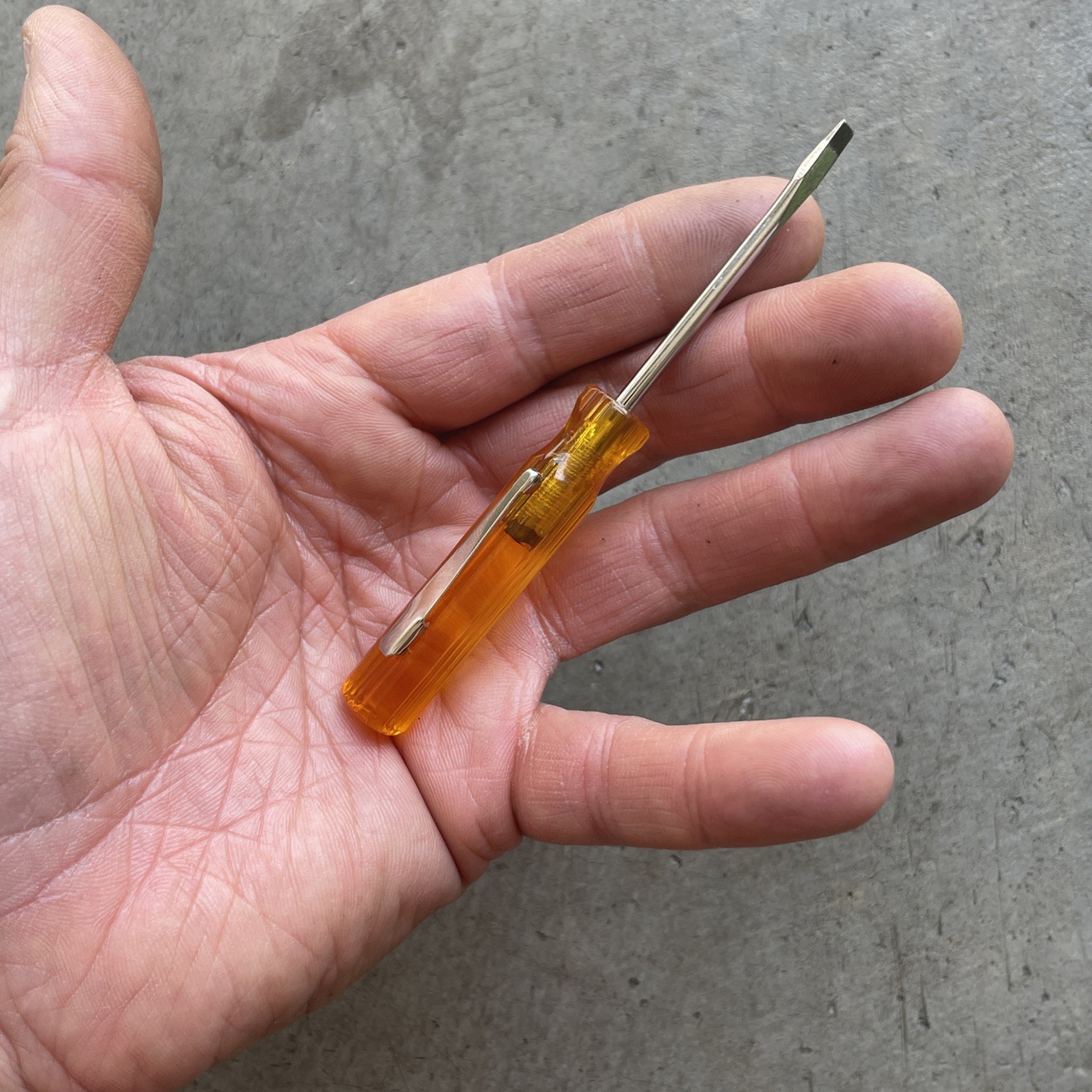 Vaco A131-2 Professional Screwdriver w/ Pocket Clip 1/8″ Slotted Flat Head USA
